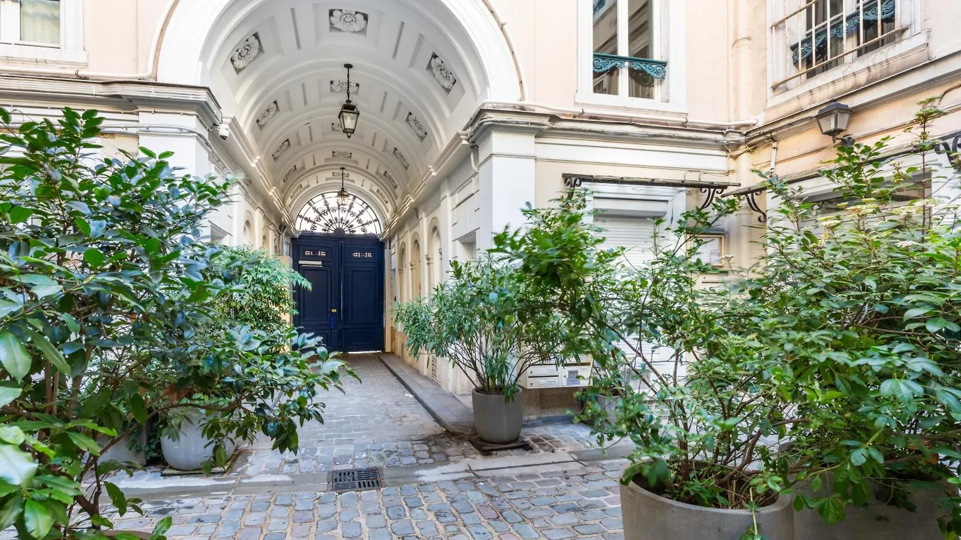 Montmorency - Studio Unique Paris Apartment