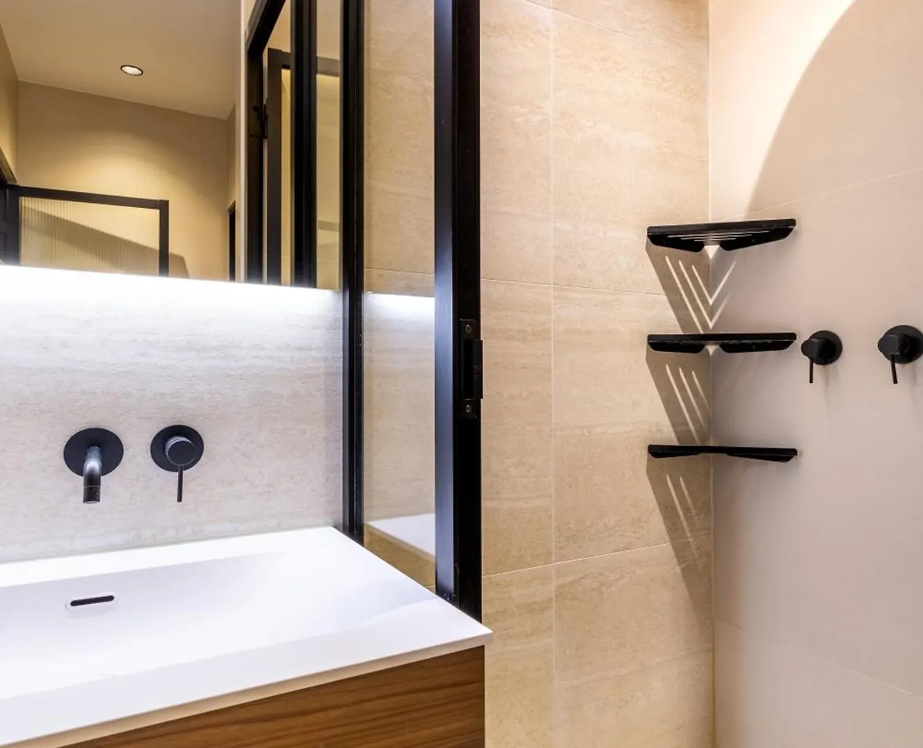 Montmorency - Studio Unique Paris Apartment
